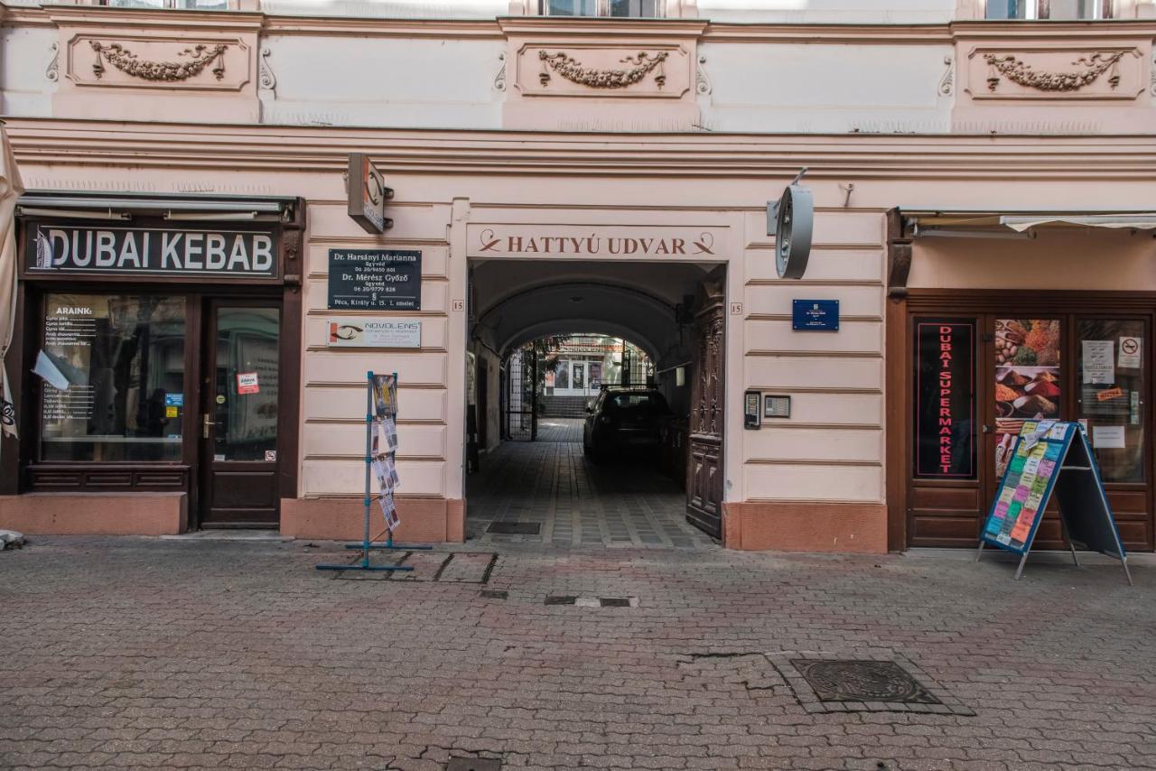 Anavrin Apartman Free Parking Appartement Pécs Buitenkant foto