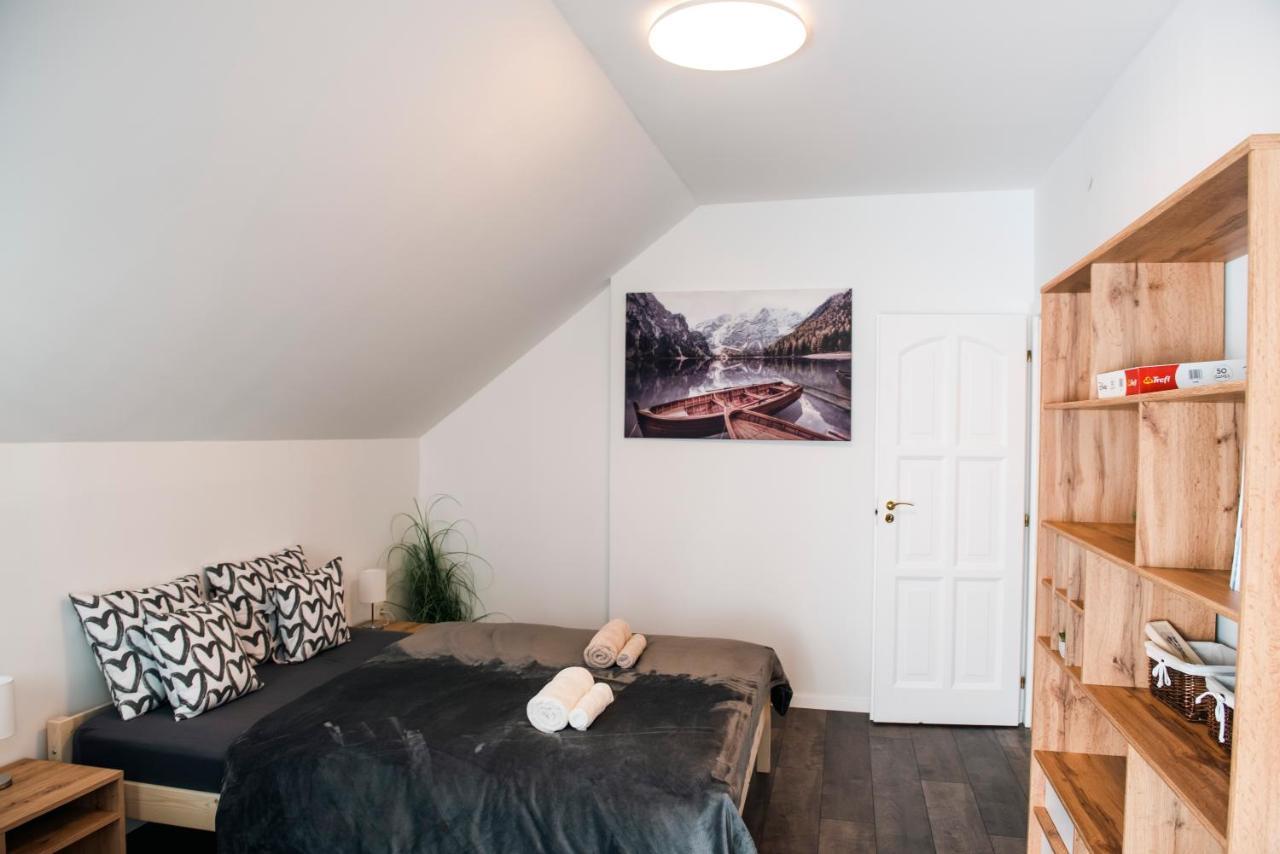 Anavrin Apartman Free Parking Appartement Pécs Buitenkant foto