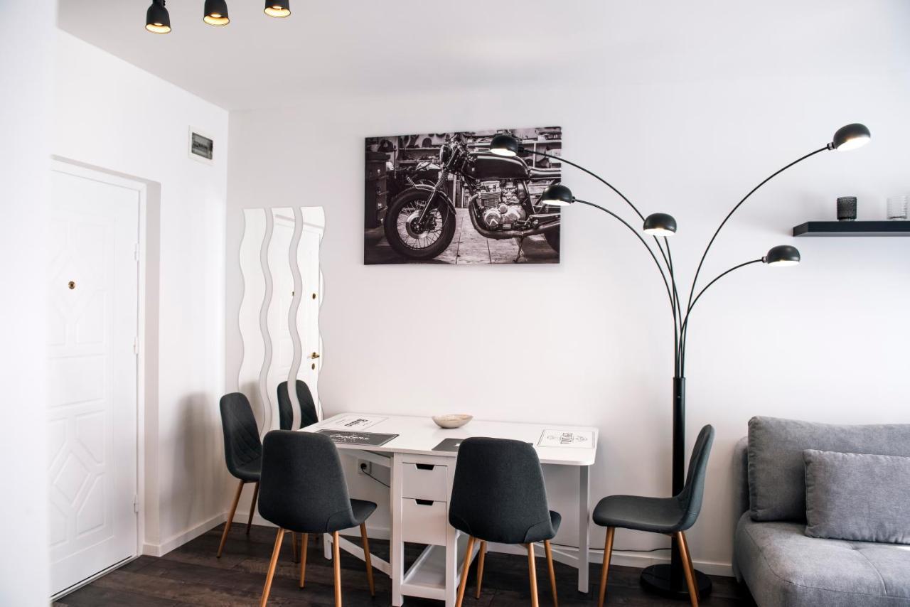 Anavrin Apartman Free Parking Appartement Pécs Buitenkant foto