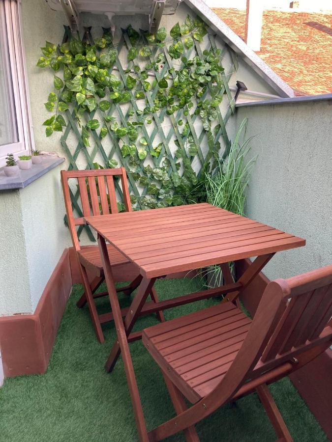 Anavrin Apartman Free Parking Appartement Pécs Buitenkant foto