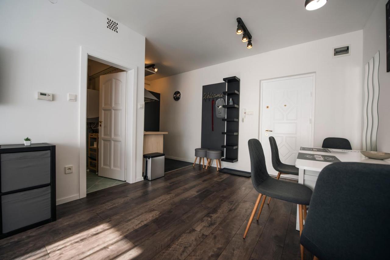 Anavrin Apartman Free Parking Appartement Pécs Buitenkant foto
