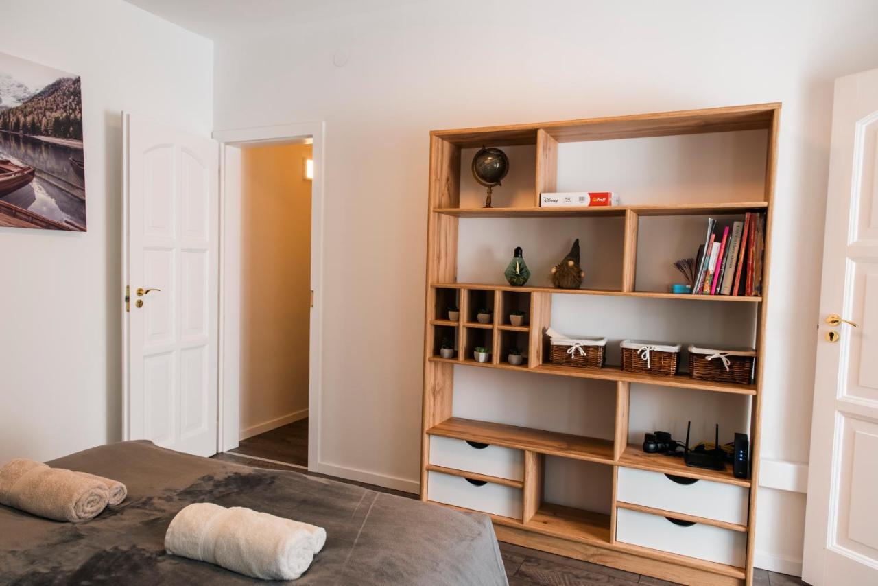 Anavrin Apartman Free Parking Appartement Pécs Buitenkant foto