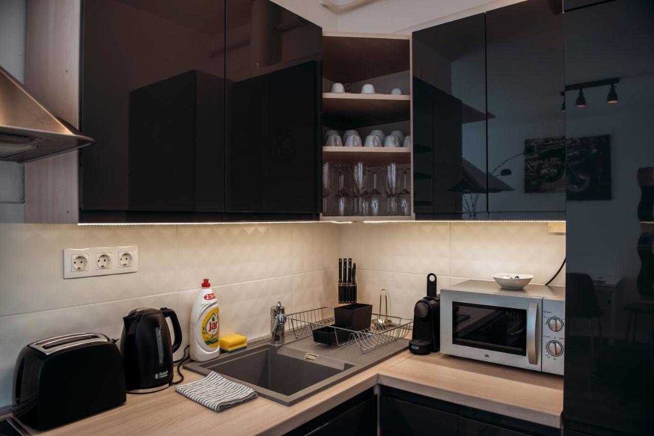 Anavrin Apartman Free Parking Appartement Pécs Buitenkant foto