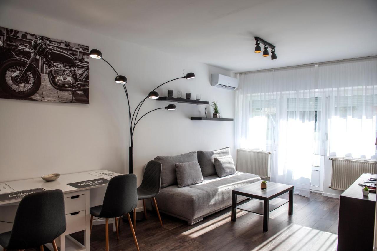 Anavrin Apartman Free Parking Appartement Pécs Buitenkant foto
